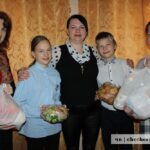 «Счастливая семья – счастливое детство»: многодетной семье из Чечерска – вкусности и сладости для ребячьей радости