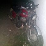 Пьяный мотоциклист в Оторе врезался в линию электропередач