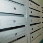 Кто должен ремонтировать почтовые ящики в подъезде?