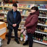 Глава депутатского корпуса проверил торговое обслуживание в Нисимковичах: жители довольны