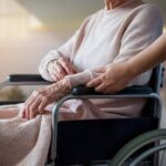 С мая вырастет пособие по уходу за пожилыми и инвалидами