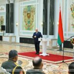Лукашенко в преддверии  Дня Победы вручил государственные награды